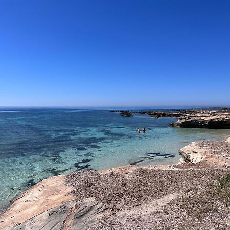 Isola Serena Villa Фавиняна Екстериор снимка