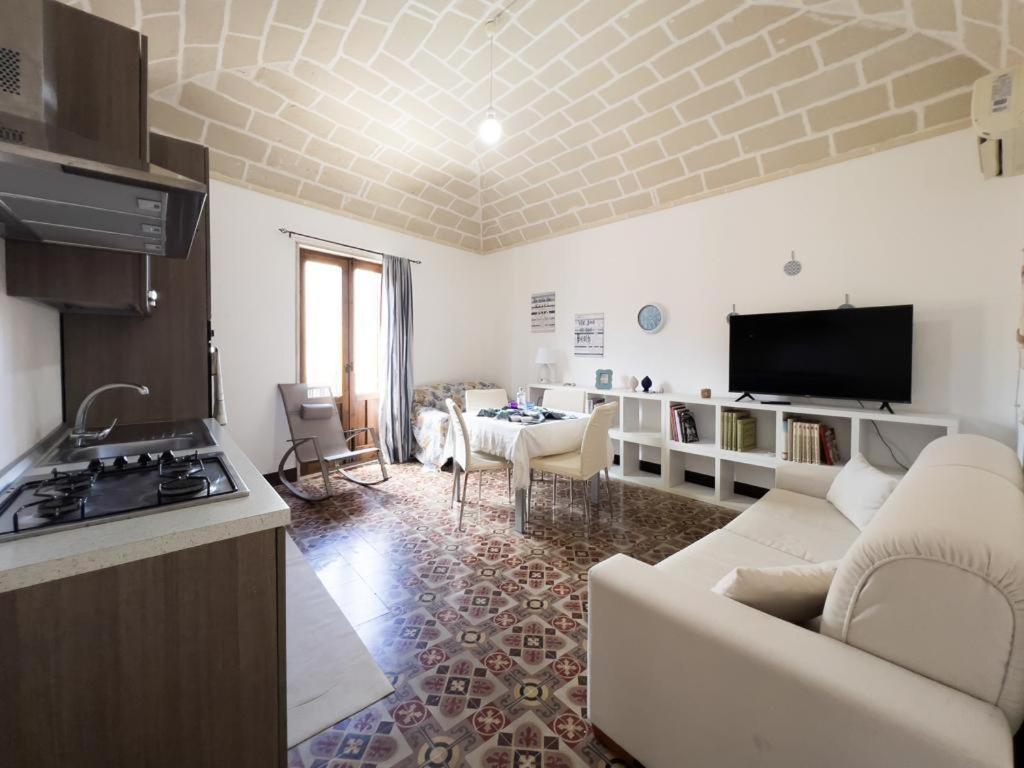 Isola Serena Villa Фавиняна Екстериор снимка