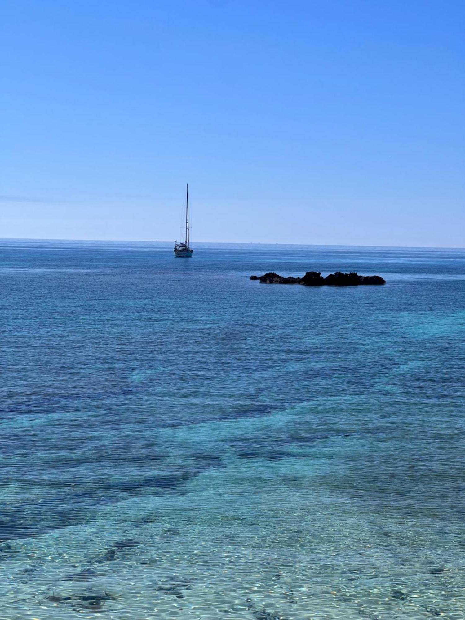 Isola Serena Villa Фавиняна Екстериор снимка