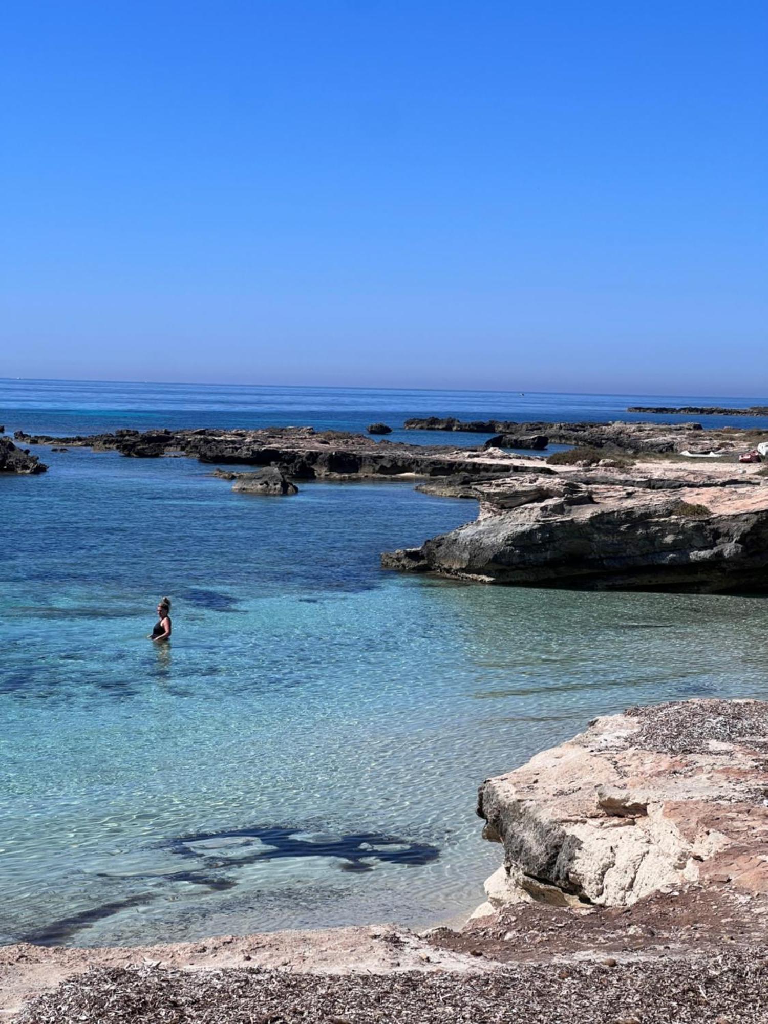 Isola Serena Villa Фавиняна Екстериор снимка
