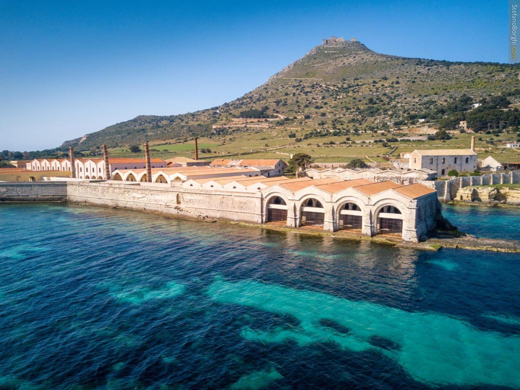 Isola Serena Villa Фавиняна Екстериор снимка